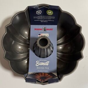 Nordic Ware Original Bundt Pan - Black